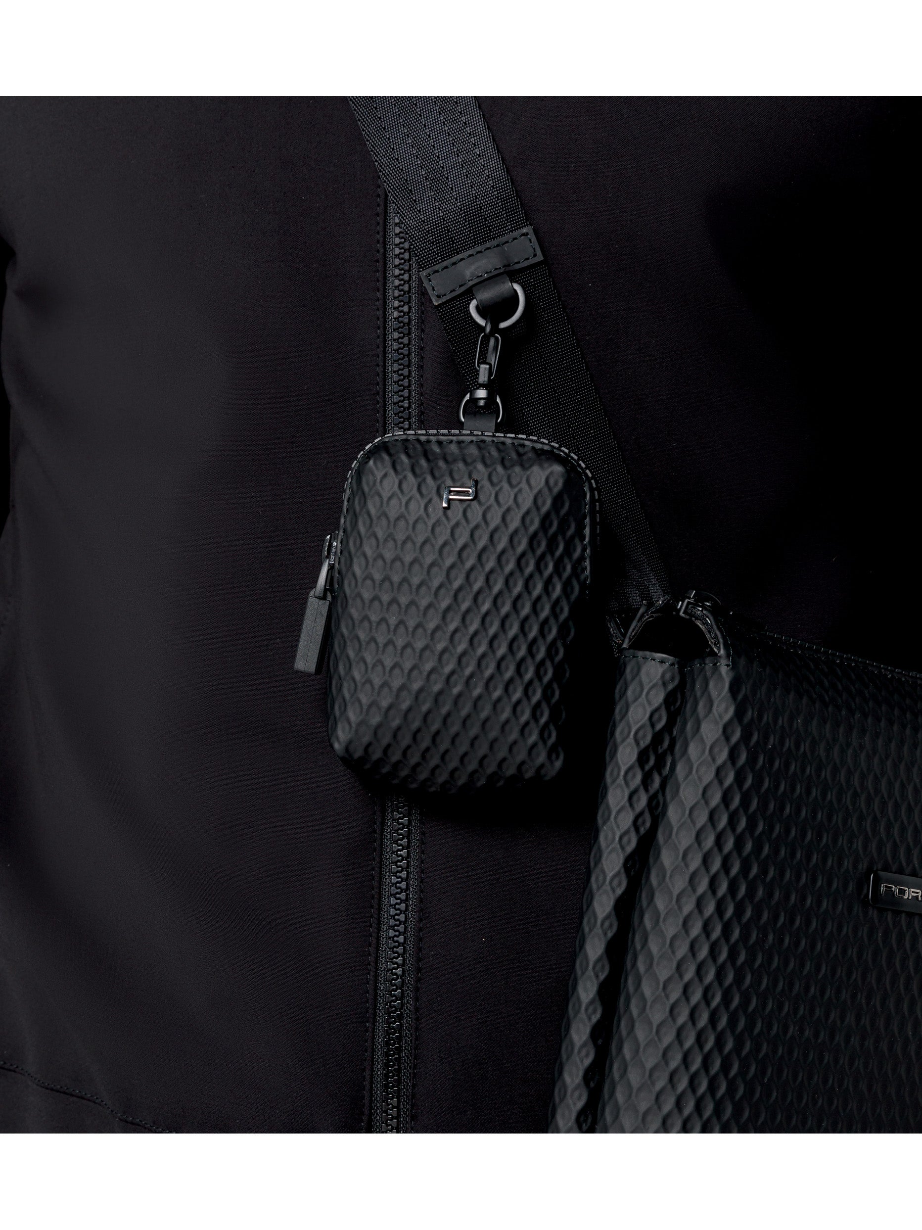 bric-s-milano-studio-collection-shoulderbag-total-black-nid-d-abeille image 7