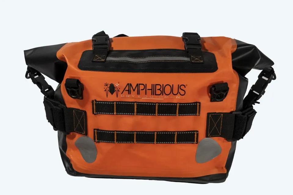 amphibious-motobag-ii-my-2024-sacoche-moto-lat-rale-kit image 1
