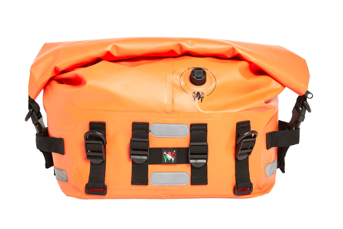 amphibious-upbag-sac-moto-universel-tanche-porte-bagages image 8