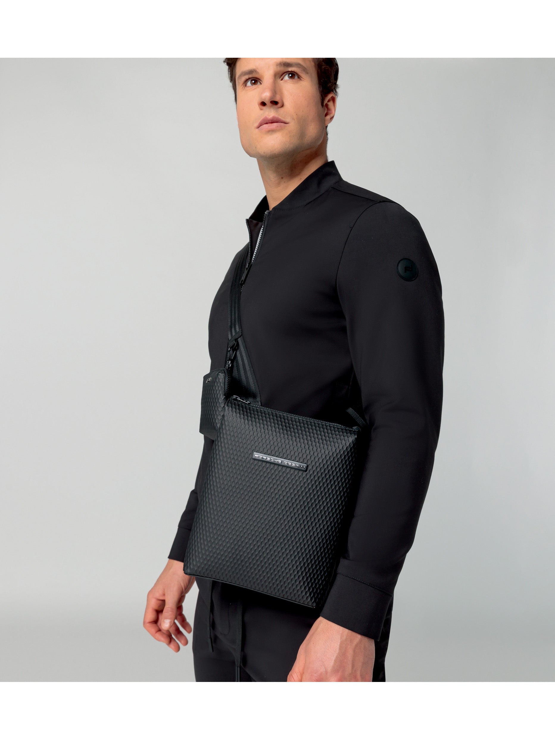 bric-s-milano-studio-collection-shoulderbag-total-black-nid-d-abeille image 8