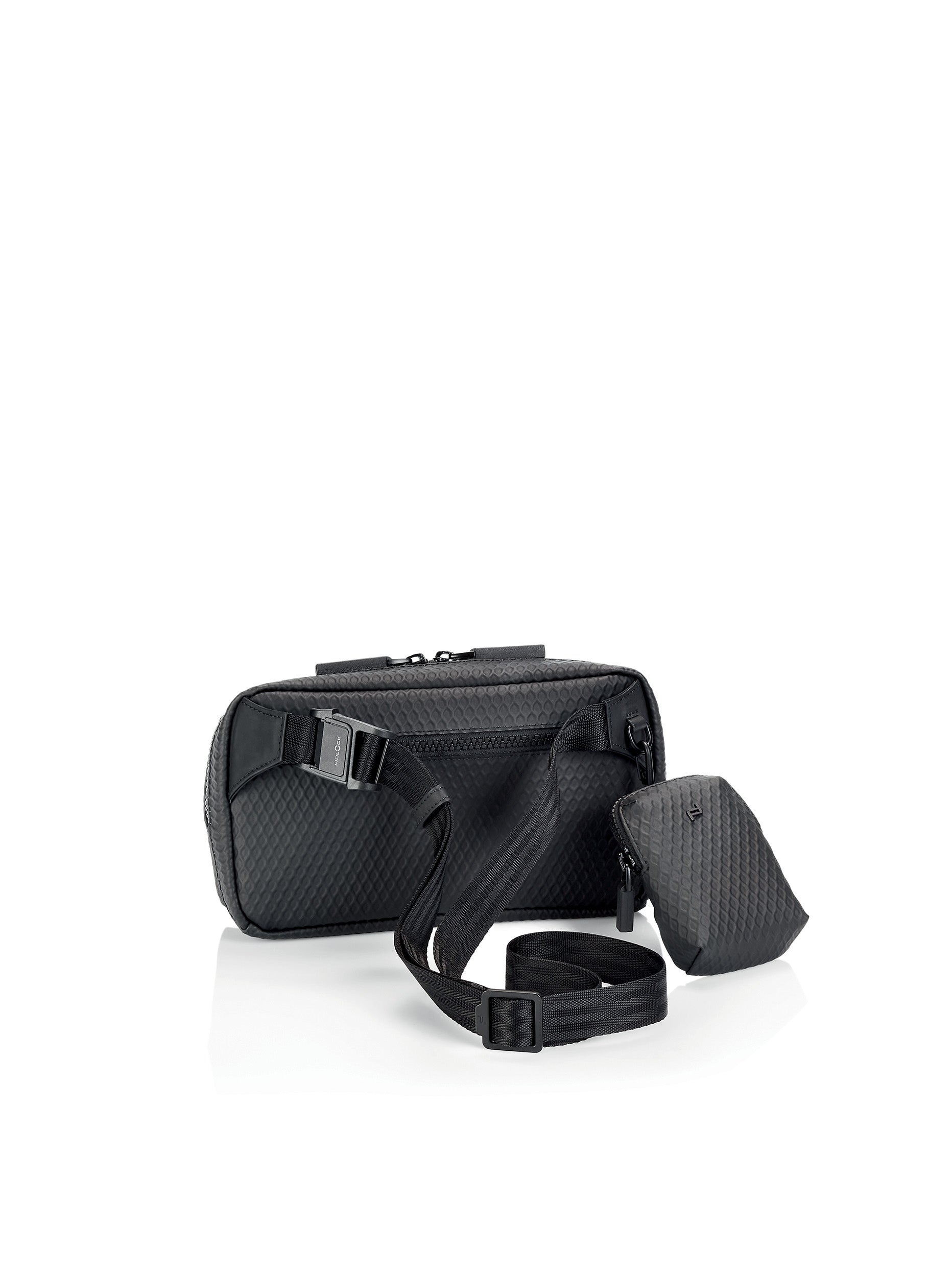 porsche-design-studio-sac-banane-total-black-nid-d-abeille image 6