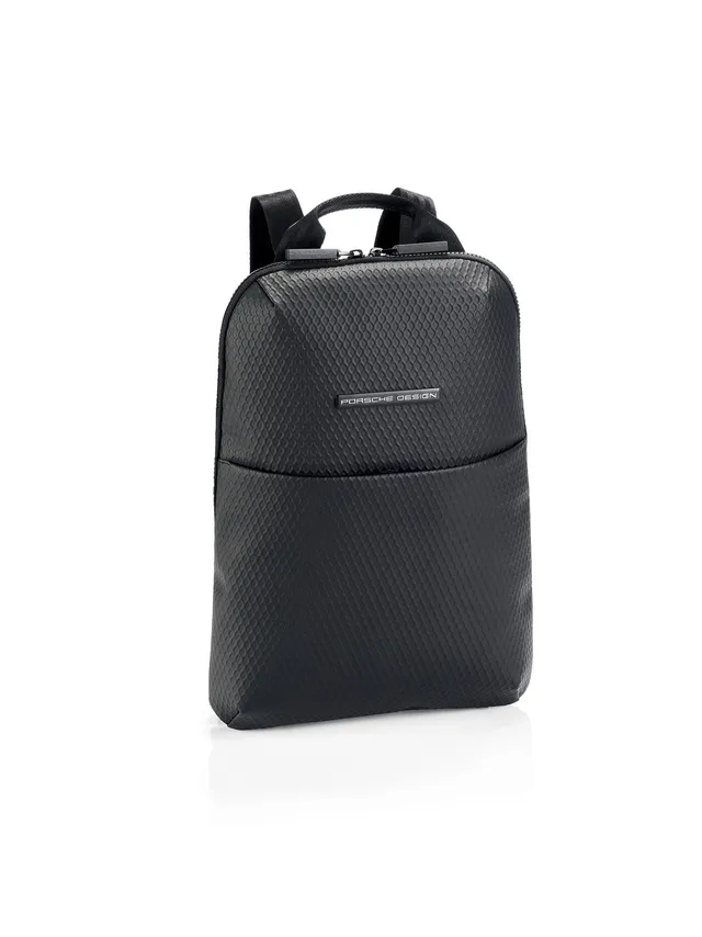 studio-collection-backpack-xs-total-black-nid-d-abeille image 1