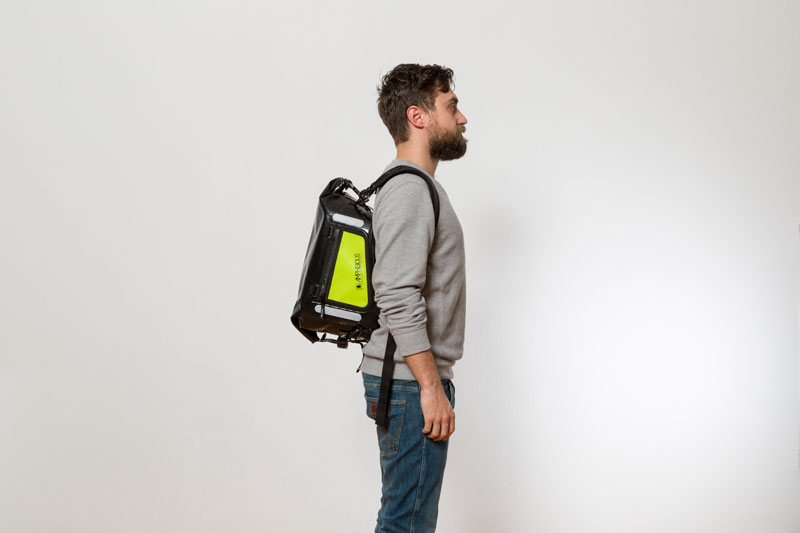 amphibious-tankbag-sacoche-r-servoir-moto-tanche-transformable image 7