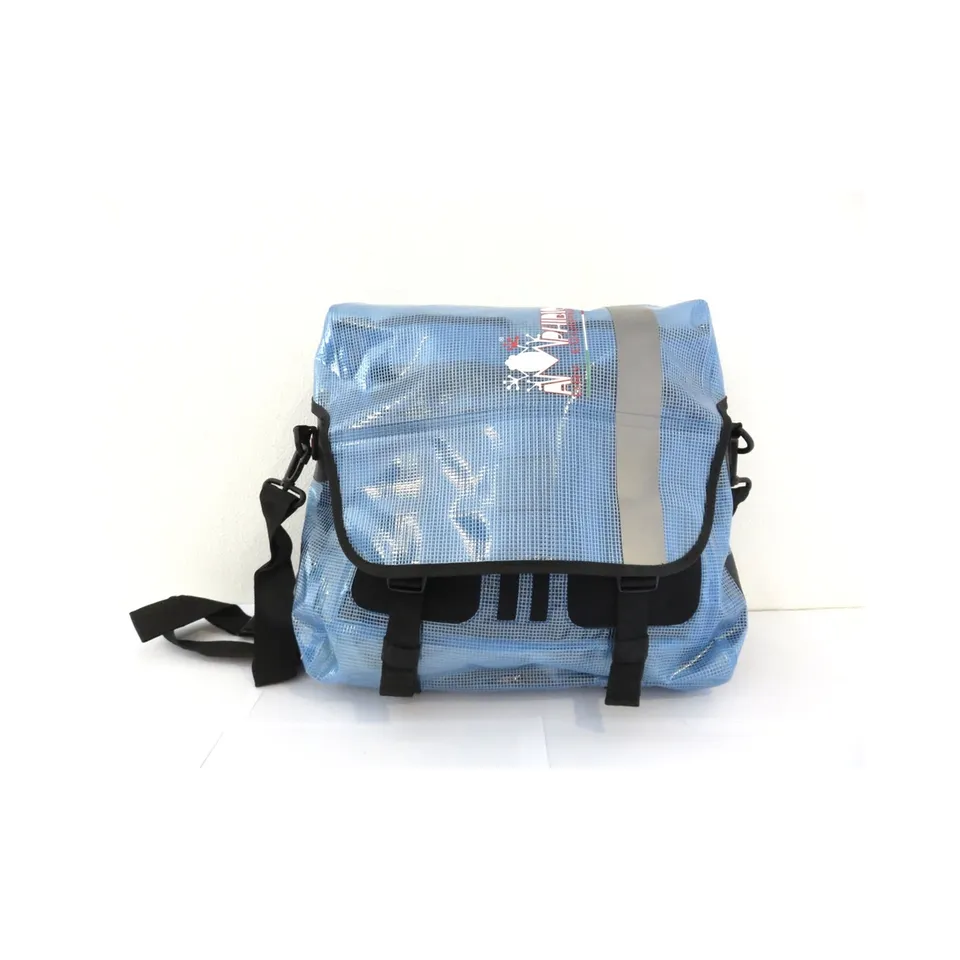 amphibious-zenith-clear-sac-dos-tanche-15-pouces-avec-insert image 1