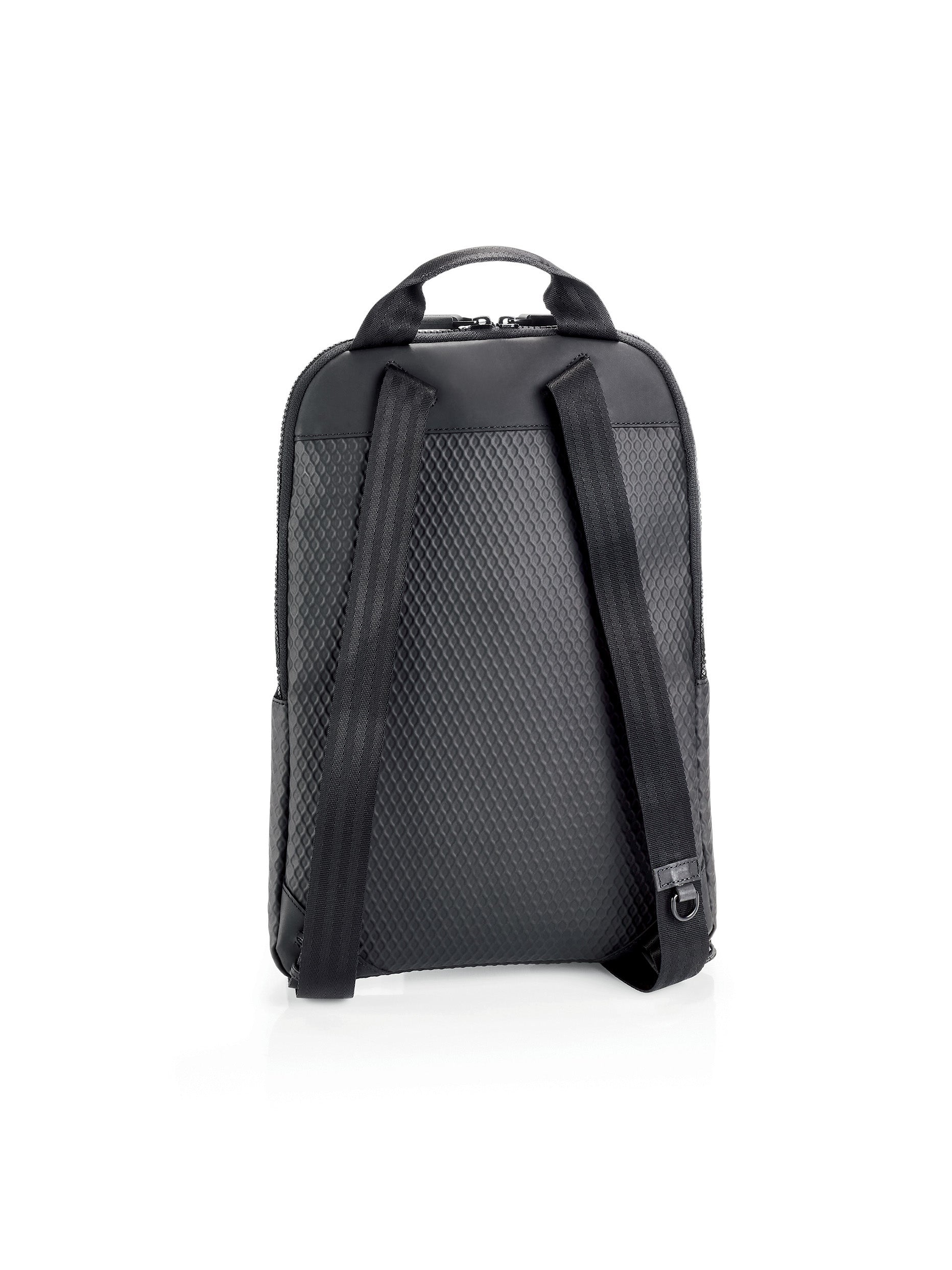 studio-collection-backpack-xs-total-black-nid-d-abeille image 2