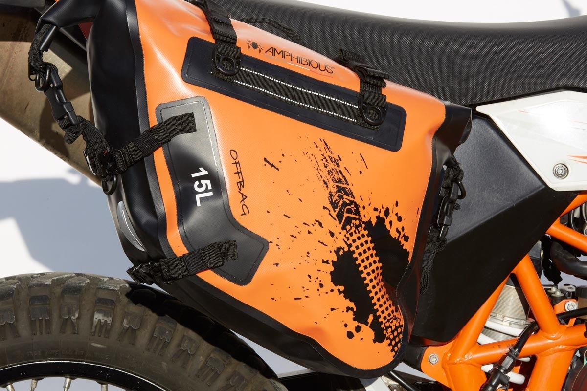 amphibious-offbag-paire-sacoches-lat-rales-moto-tanches image 8