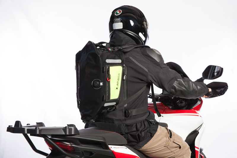 amphibious-tankbag-sacoche-r-servoir-moto-tanche-transformable image 8